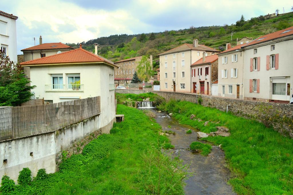 La Mezzanine Apartman Satillieu Kültér fotó